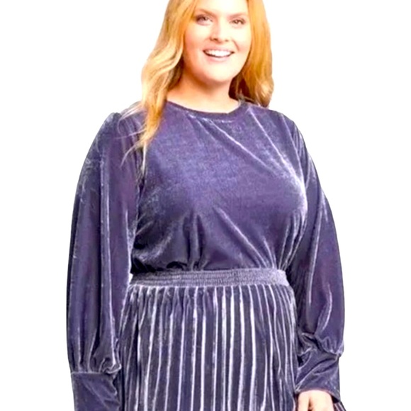 Ava & Viv Tops - NWT Ava & Viv Blue Crushed Velvet Tunic Top